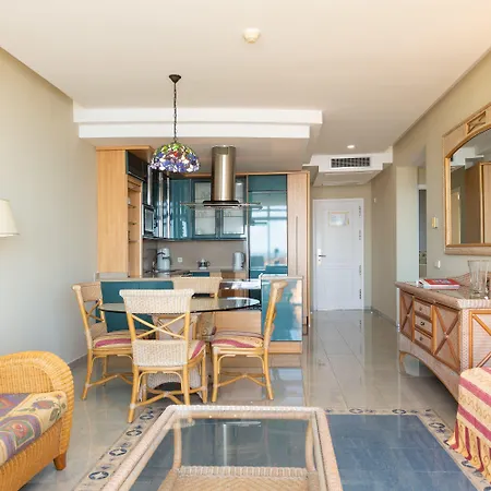 Club Jardin Amadores